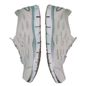 Skechers Gratis Air-Cooled memory foam shoes, women's size 9, white
